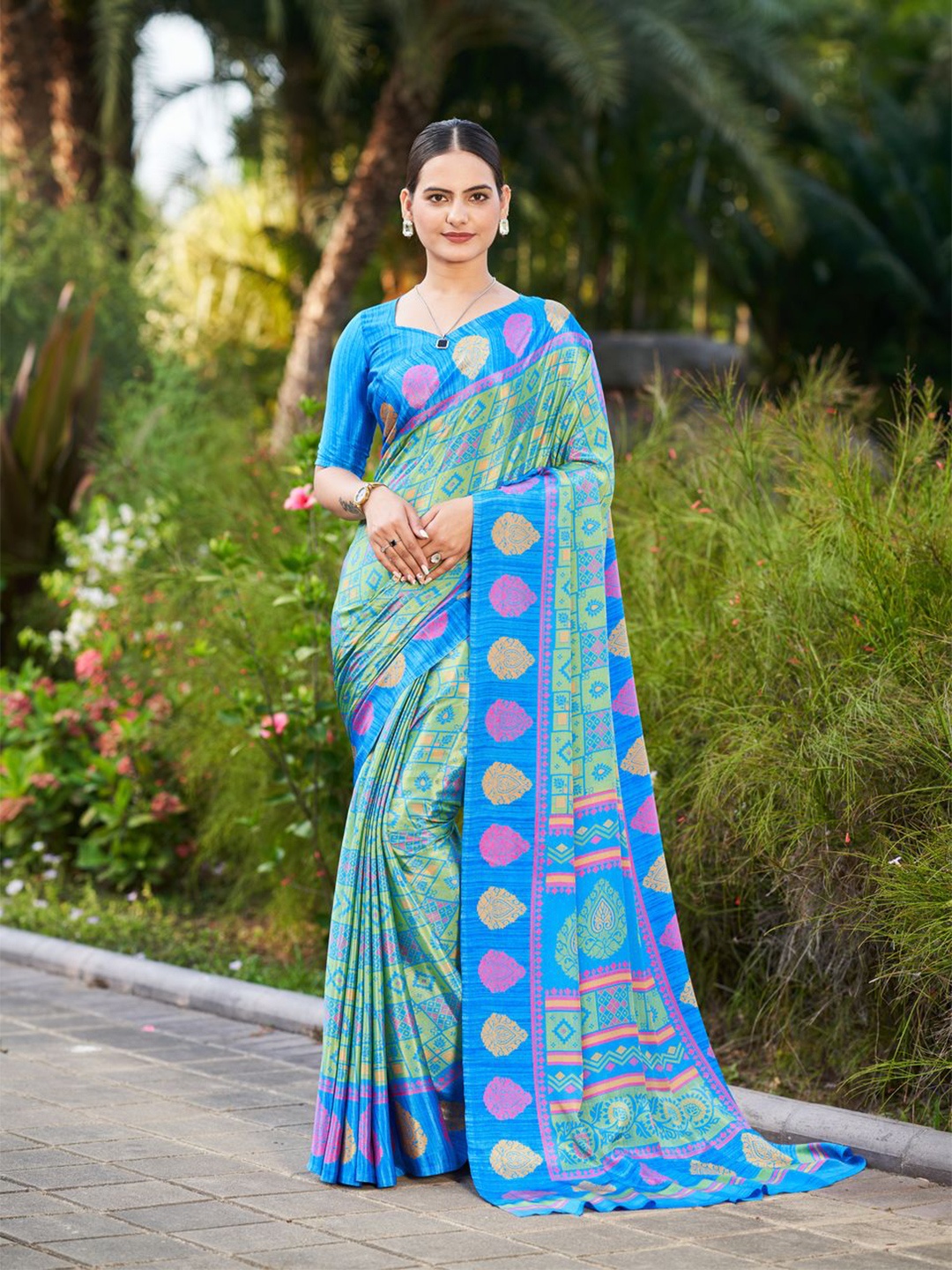 

Kandora Floral Saree, Blue