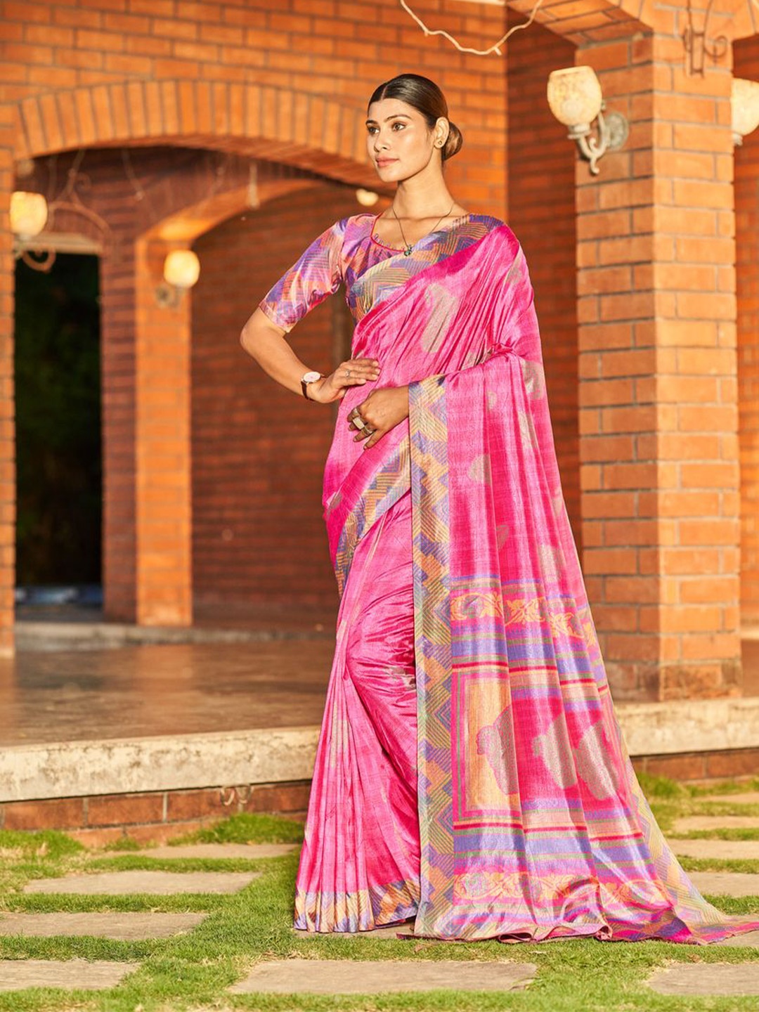 

Kandora Ethnic Motifs Saree, Pink