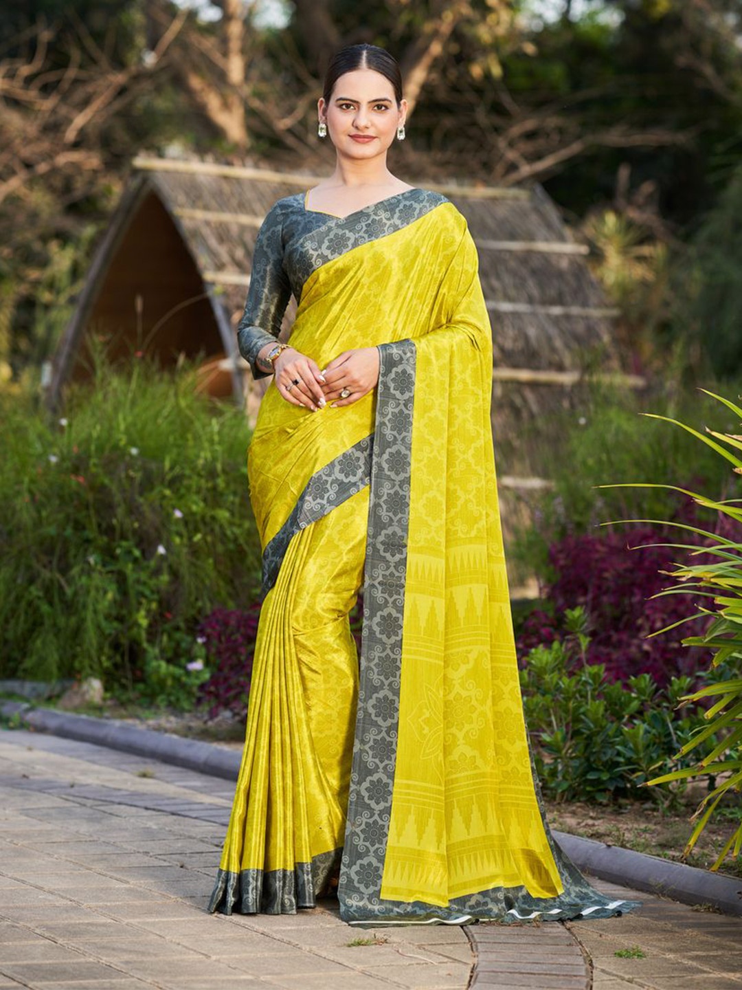 

Kandora Floral Poly Crepe Saree, Lime green