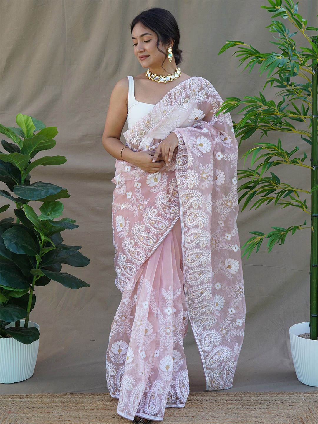

elora Floral Chikankari Organza Saree, Pink