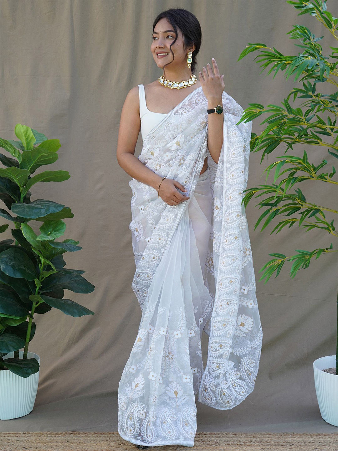 

elora Floral Chikankari Organza Saree, White
