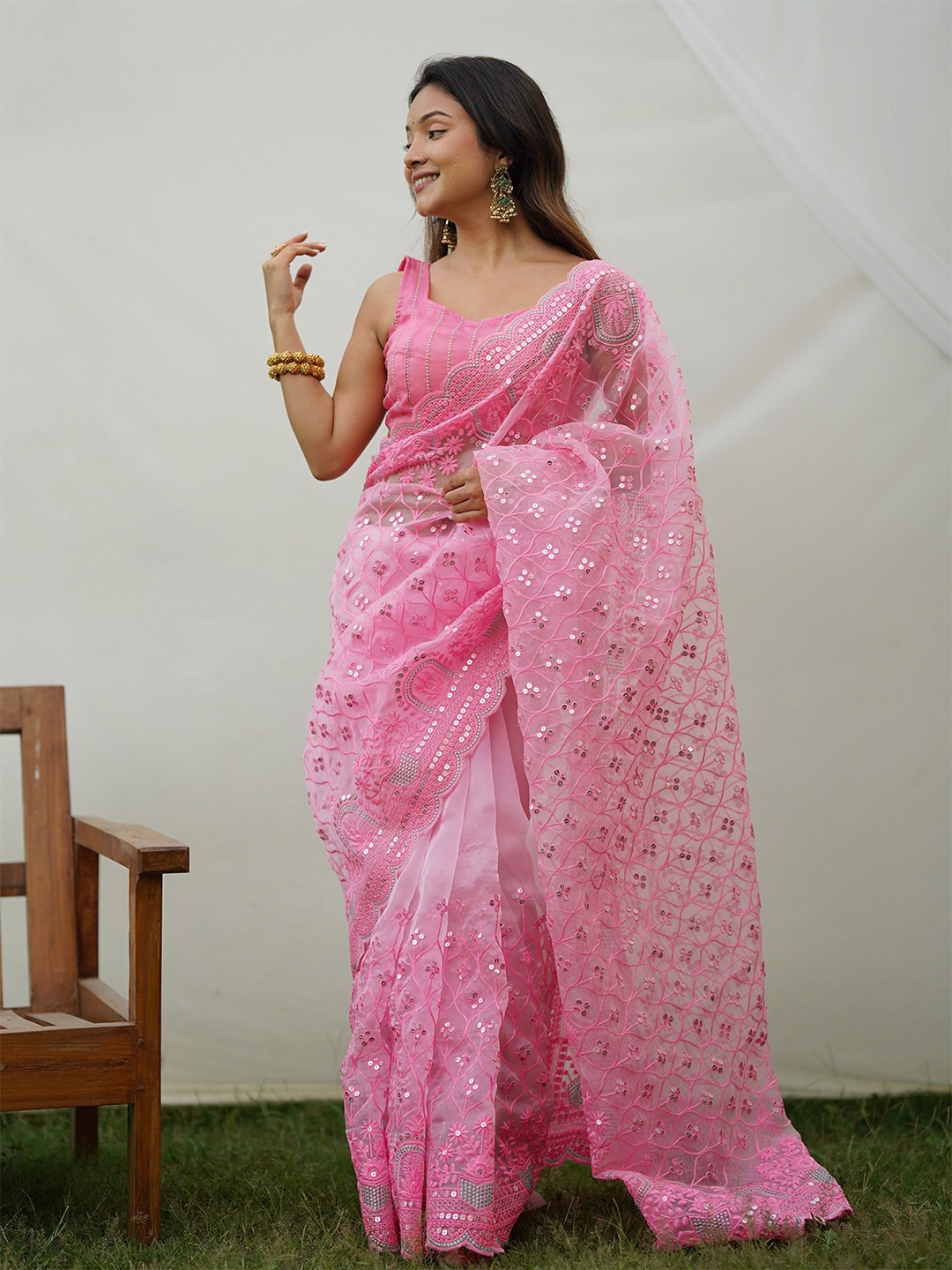 

elora Embellished Sequinned Organza Saree, Pink