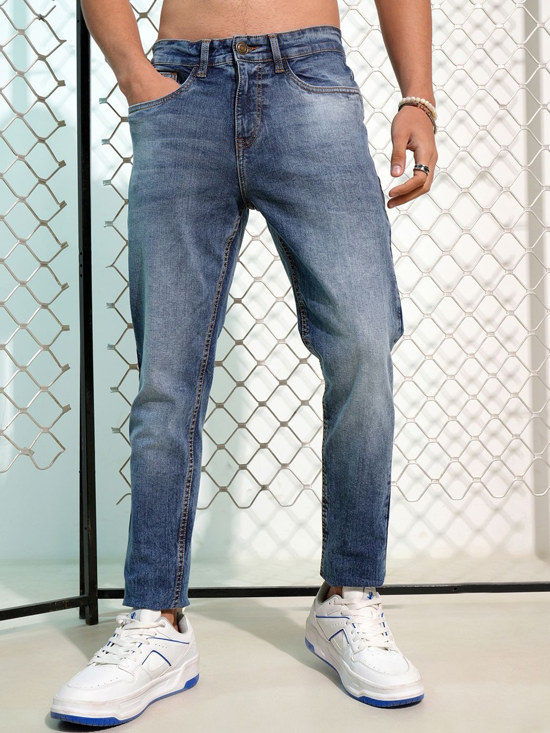 

HIGHLANDER Blue Men Tapered Fit Heavy Fade Stretchable Jeans