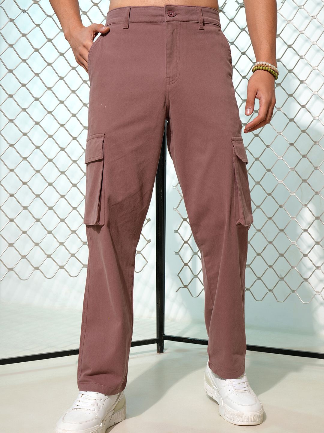 

HIGHLANDER Men Mid-Rise Plain Straight Fit Cotton Cargos Trousers, Rose