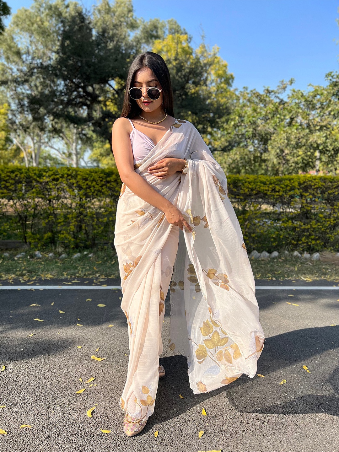 

elora Floral Embroidered Pure Chiffon Saree, Cream