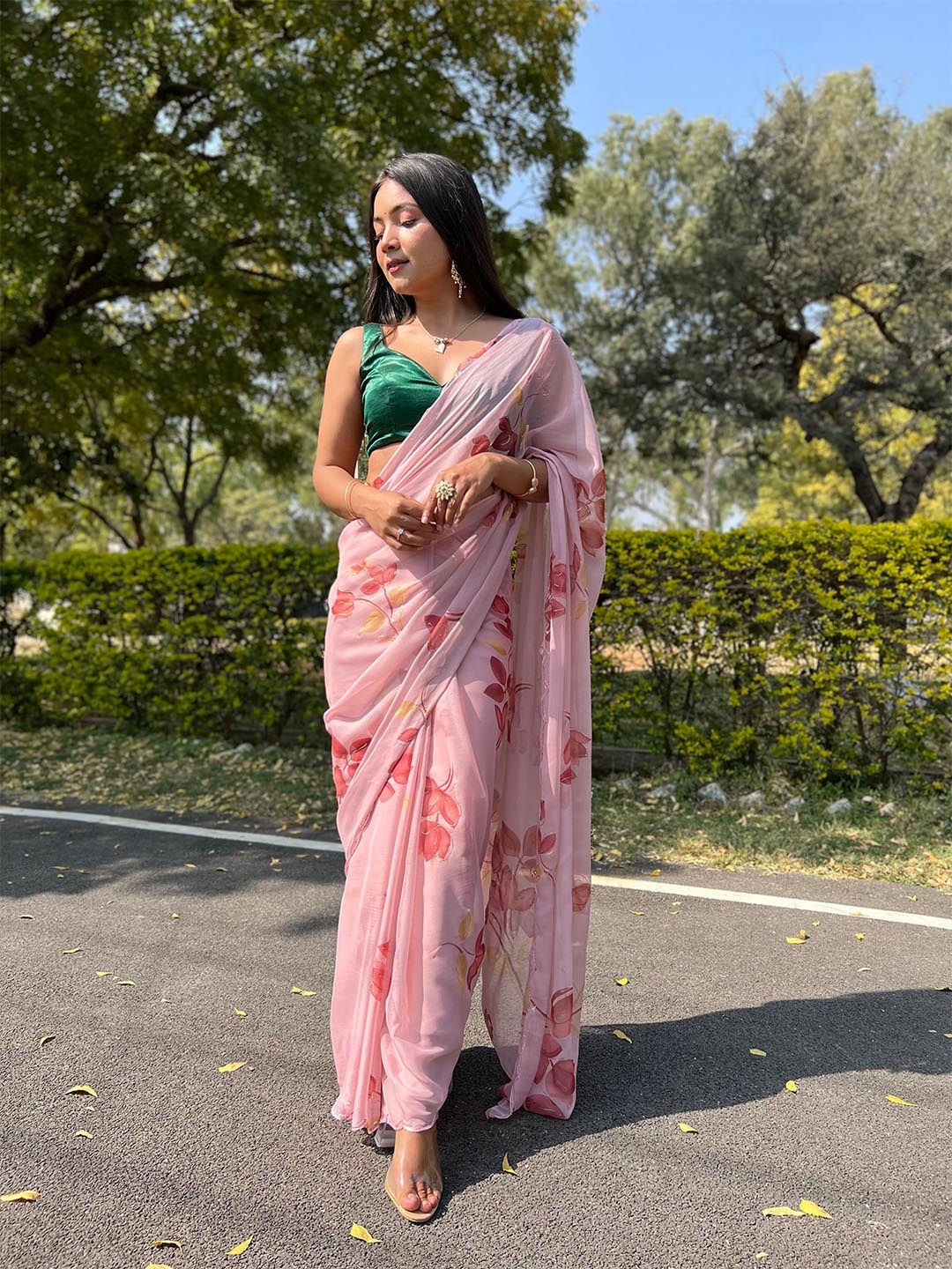 

elora Floral Pure Chiffon Saree, Pink
