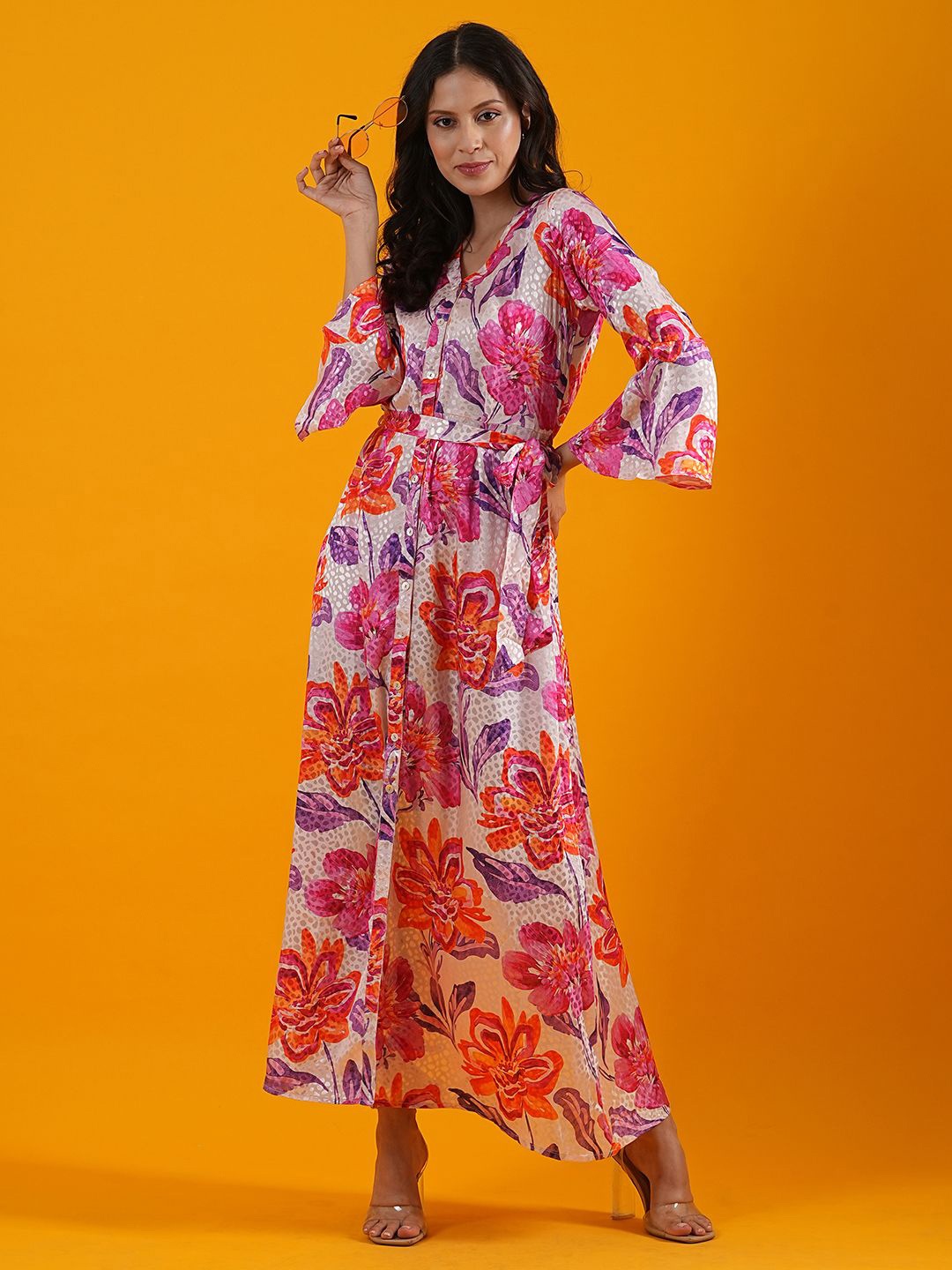 

Globus Pink Floral Print Bell Sleeves Front Slit A-Line Maxi Dress With Belt