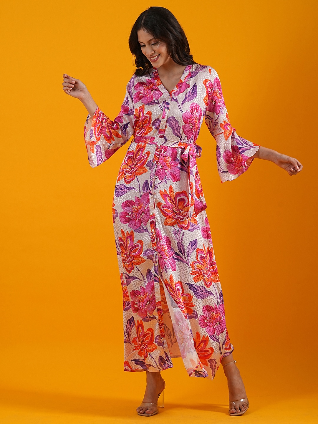 

Globus Pink Floral Print Bell Sleeves Front Slit A-Line Maxi Dress With Belt