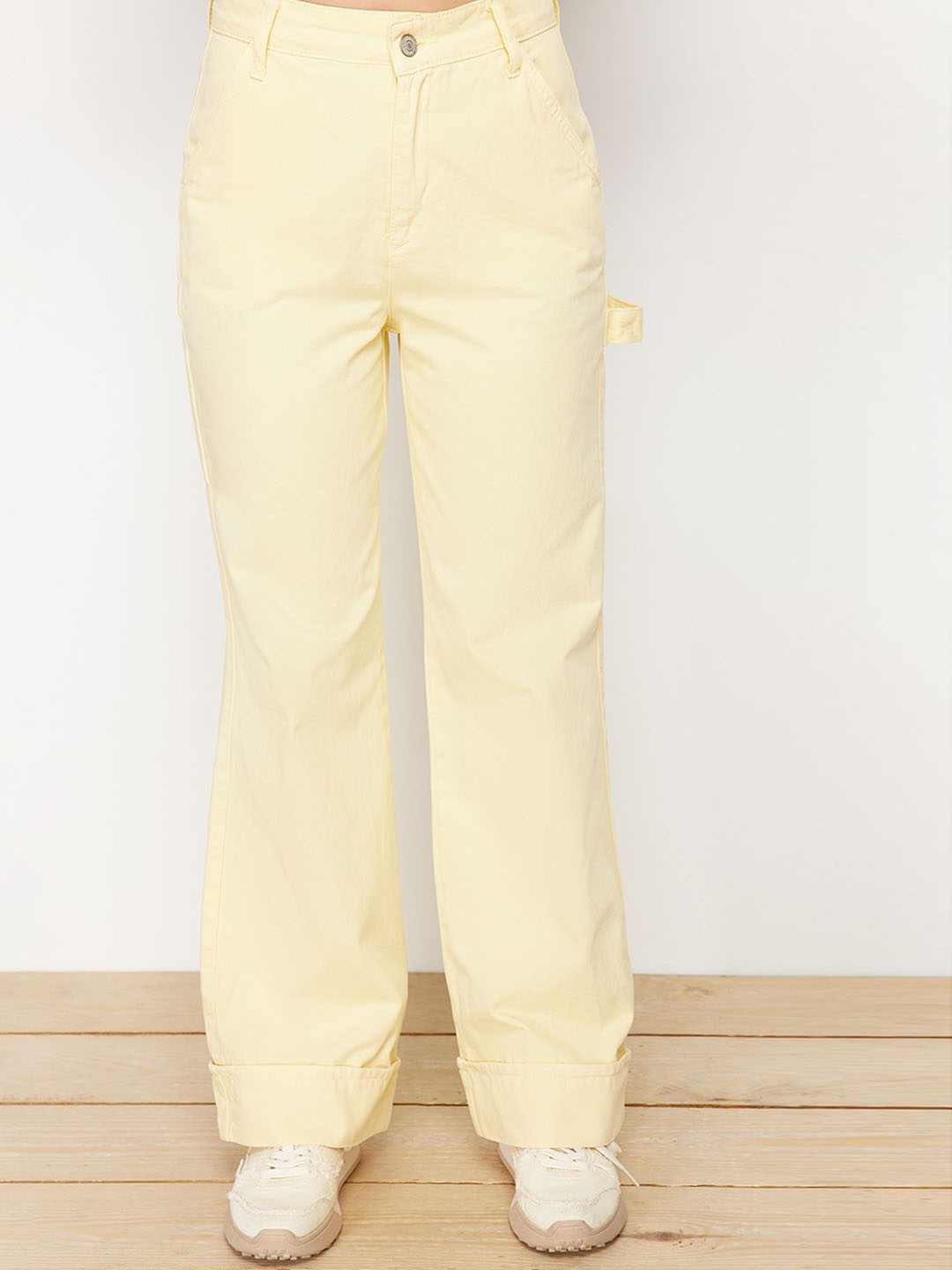 

Trendyol Women Clean Look Mid-Rise Pure Cotton Jeans, Yellow