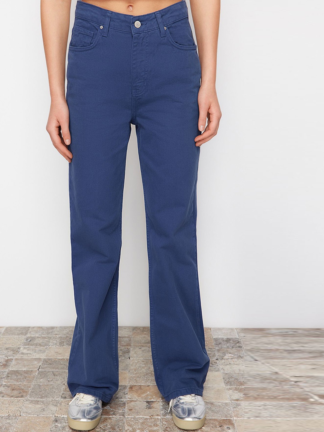 

Trendyol Women Clean Look Mid-Rise Pure Cotton Jeans, Blue
