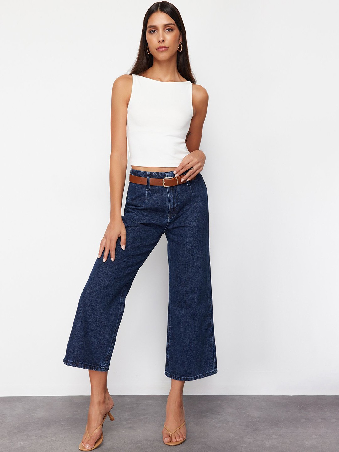 

Trendyol Women Clean Look Cropped Jeans, Blue