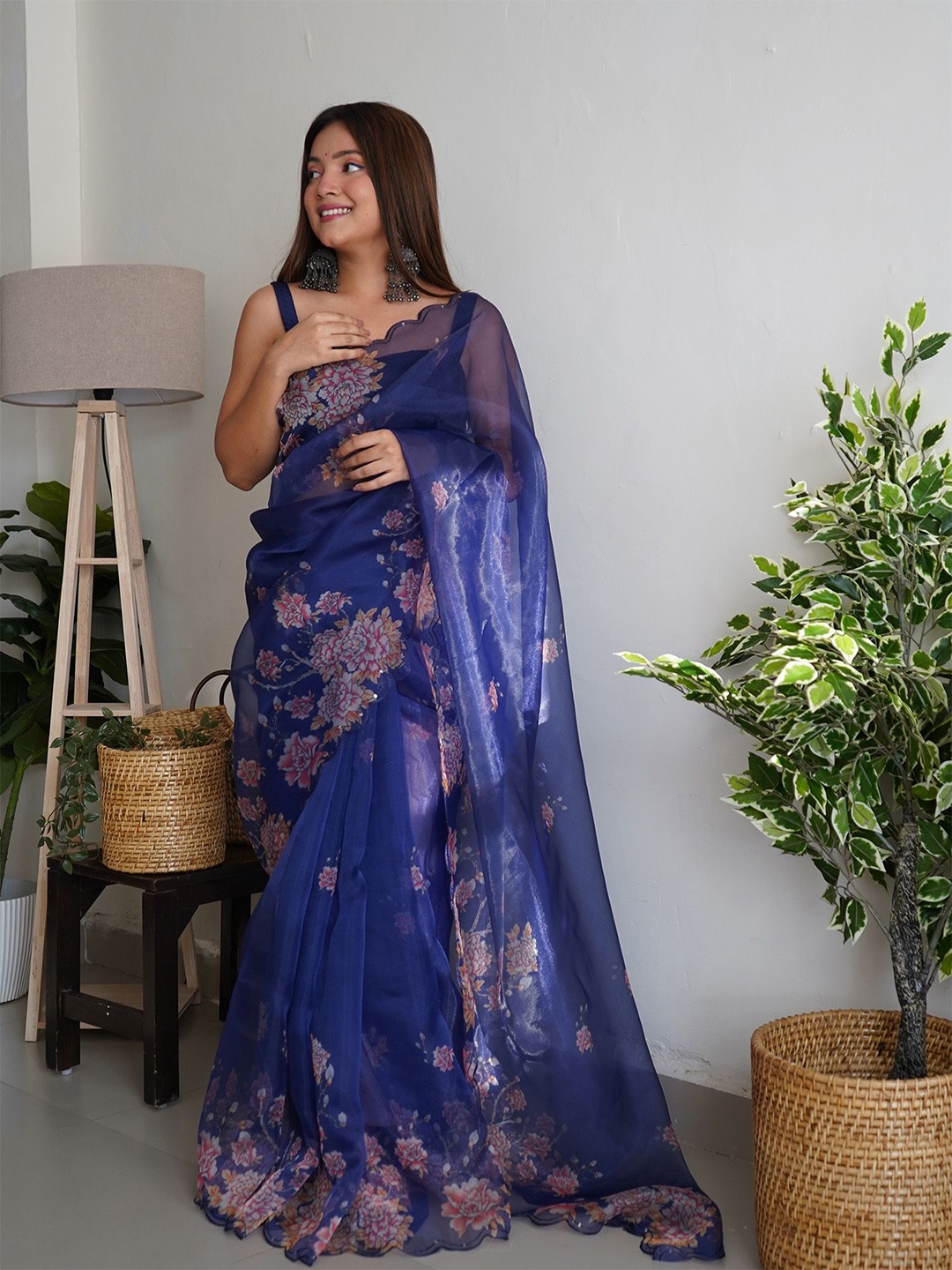 elora Floral Sequinned Organza Saree, Blue