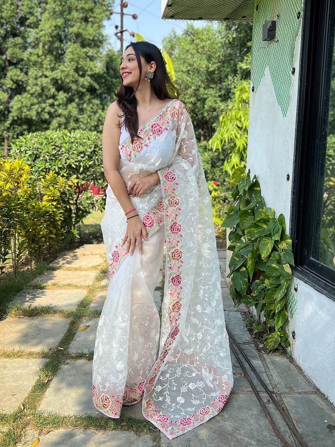 

elora Floral Embroidered Organza Saree, White
