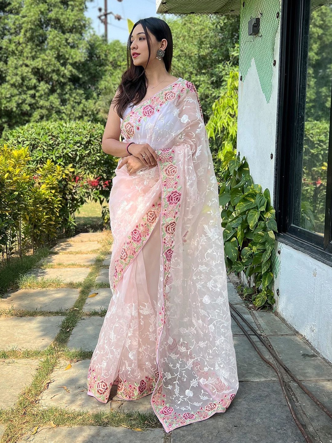

elora Floral Embroidered Organza Saree, Peach