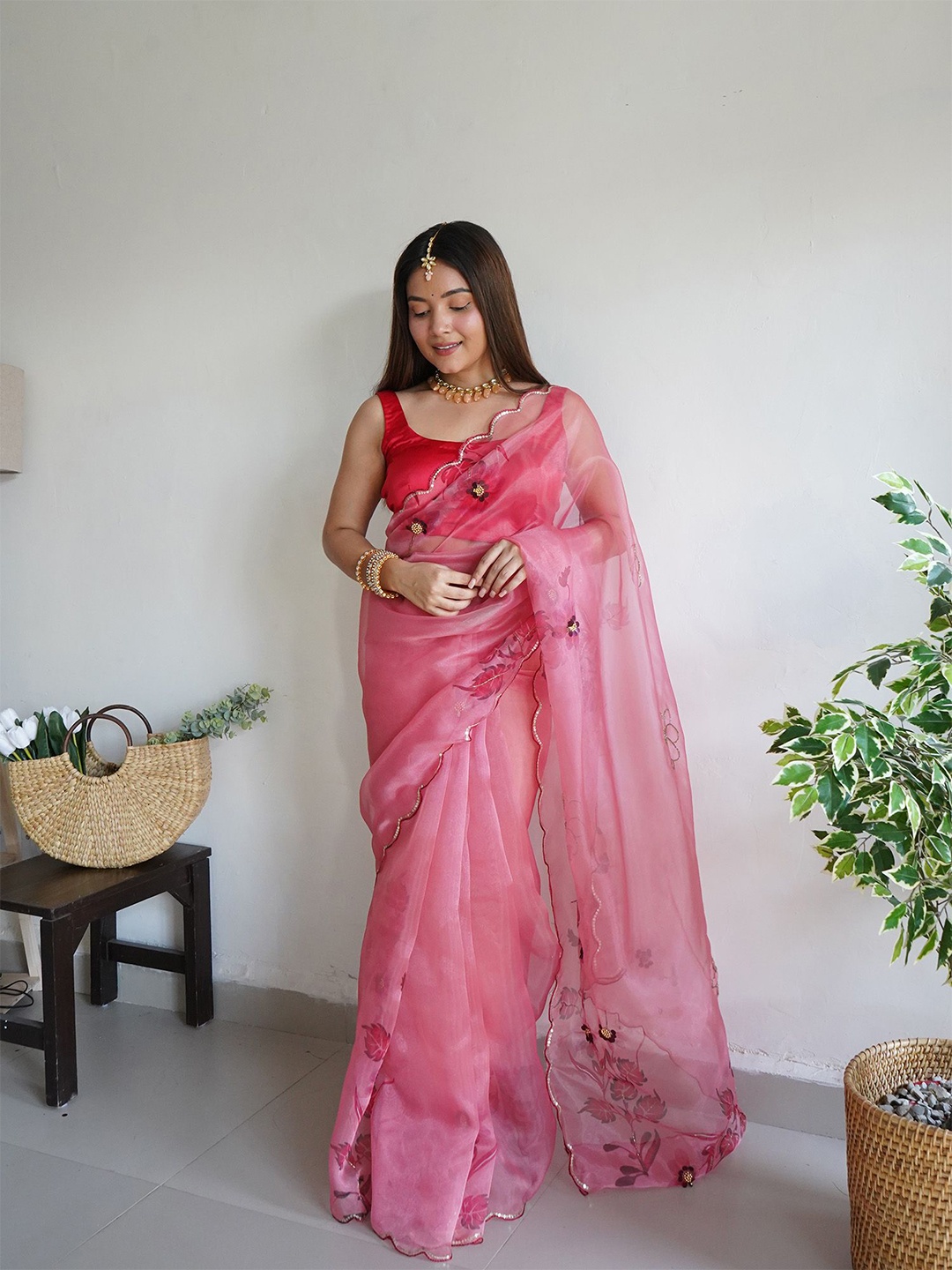 

elora Floral Beads and Stones Organza Saree, Pink