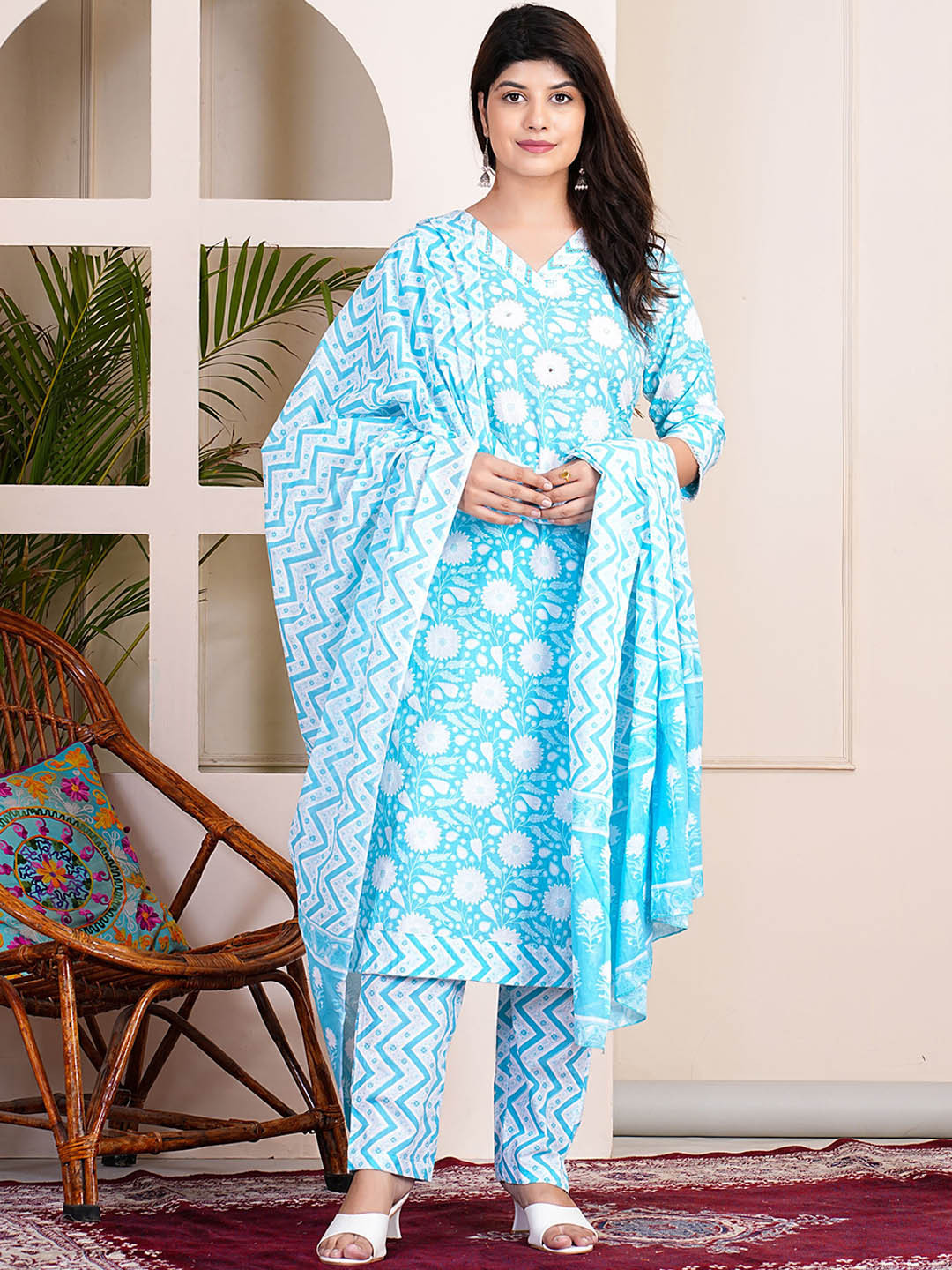 

SIGNORIA Women Floral Printed Regular Thread Work Pure Cotton Kurta with Trousers & With Dupatta, Blue