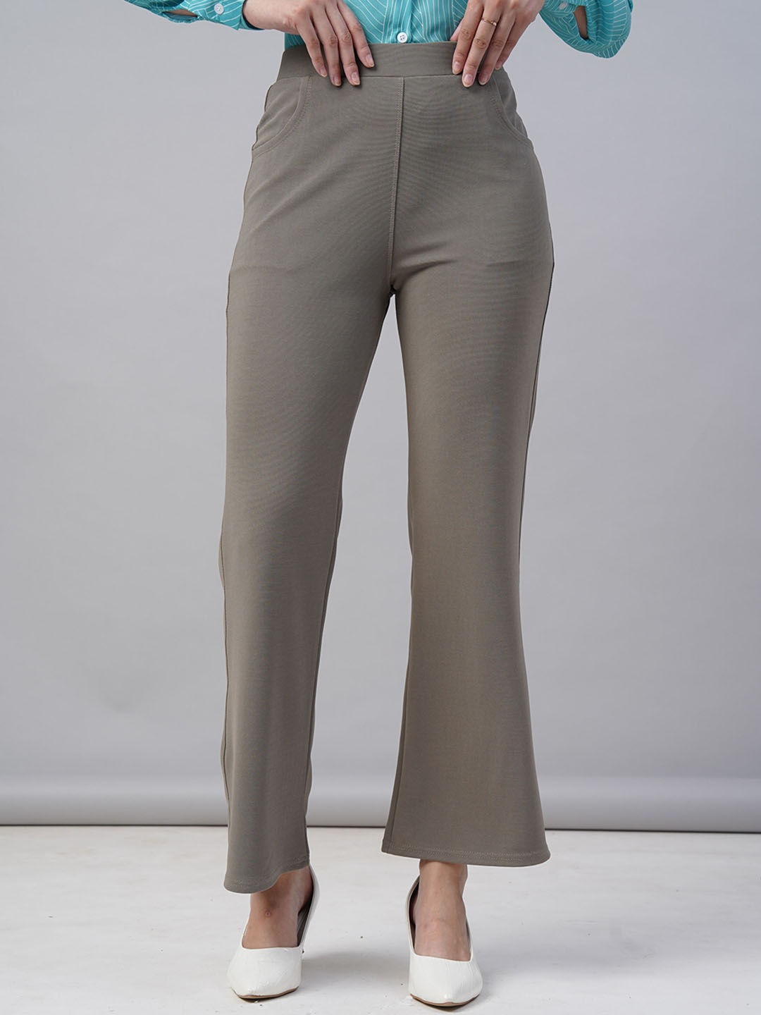 

FITHUB Women Flared High-Rise Trouser, Grey melange