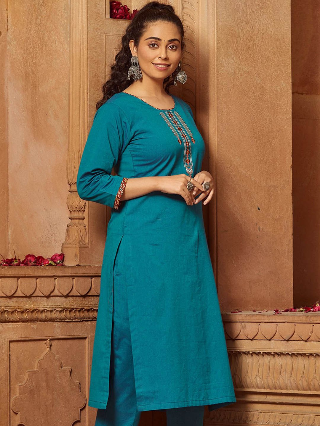 

WOMEN PLUS Women Yoke Design Thread Work Kurta, Blue
