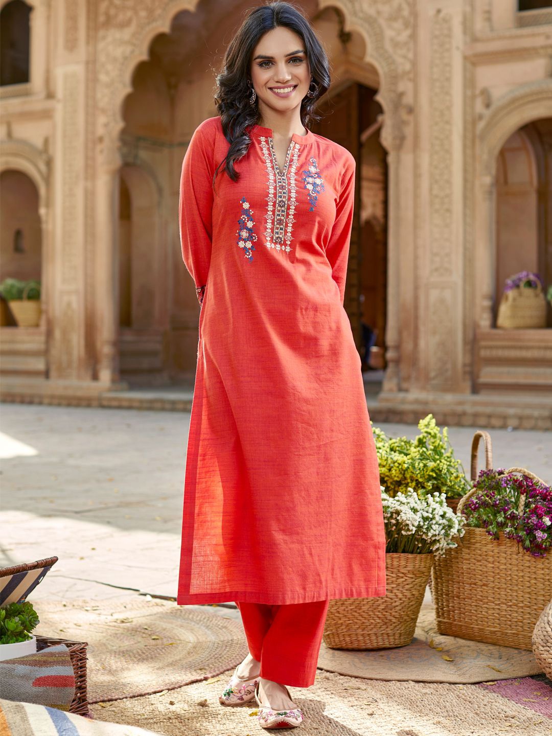 

WOMEN PLUS Women Floral Yoke Design Handloom Kurta, Orange