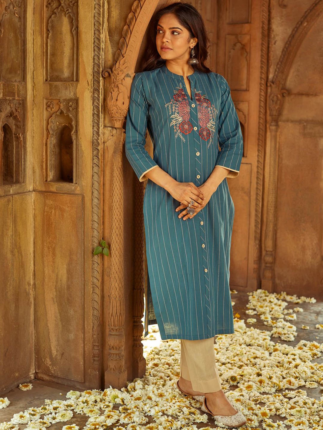 

WOMEN PLUS Striped Mandarin Collar Thread Work Pure Cotton Straight Kurta, Blue