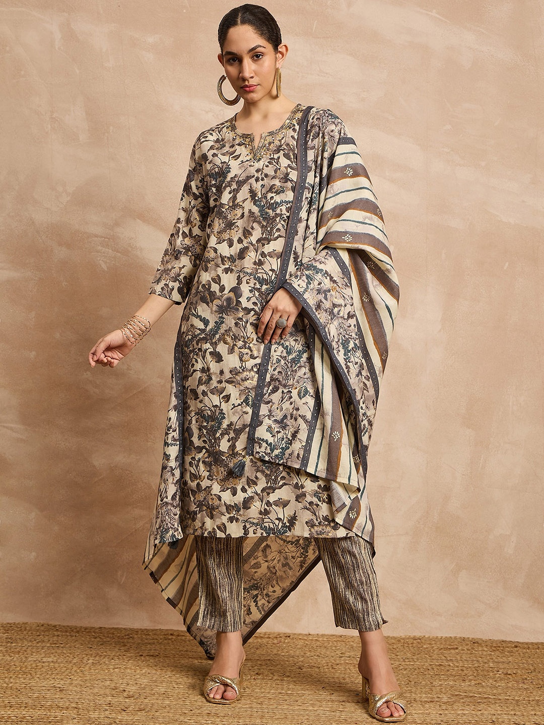 

all about you Floral Printed Round Neck Straight Kurta with Trousers & With Dupatta, Grey