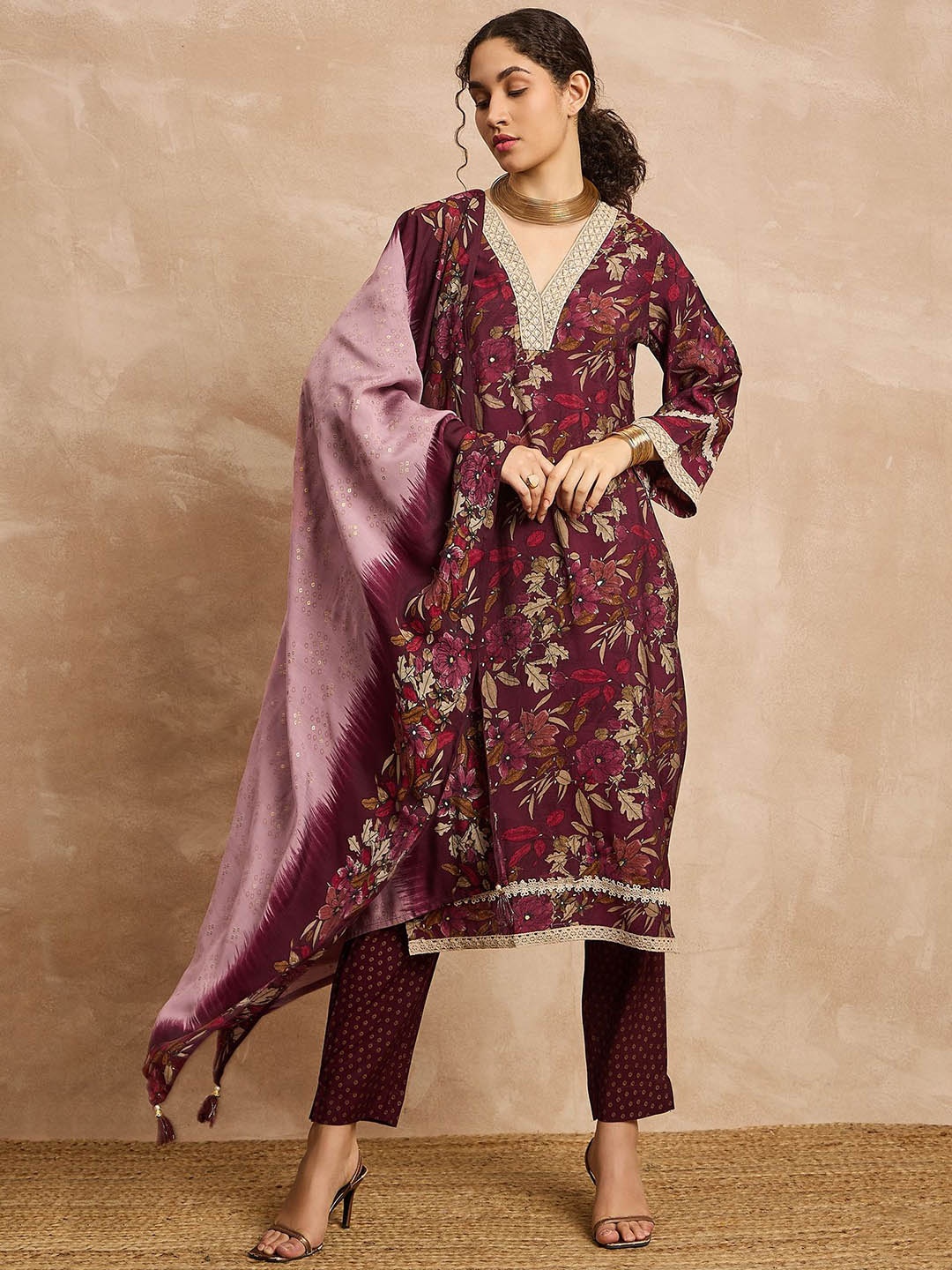 

all about you Floral Printed V-Neck Straight Kurta with Trousers & Dupatta, Maroon