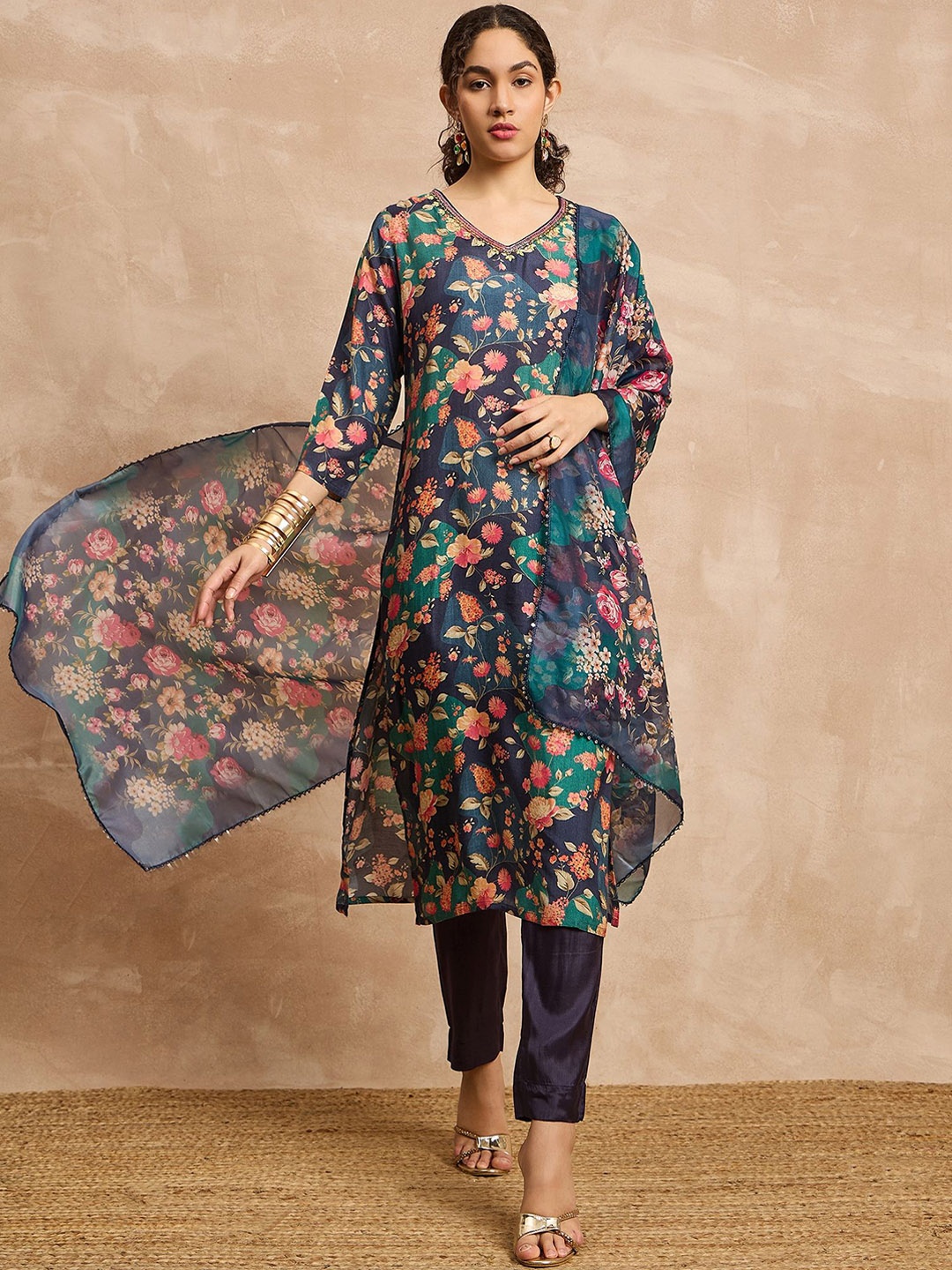 

all about you Floral Printed V-Neck Straight Kurta with Trousers & With Dupatta, Blue