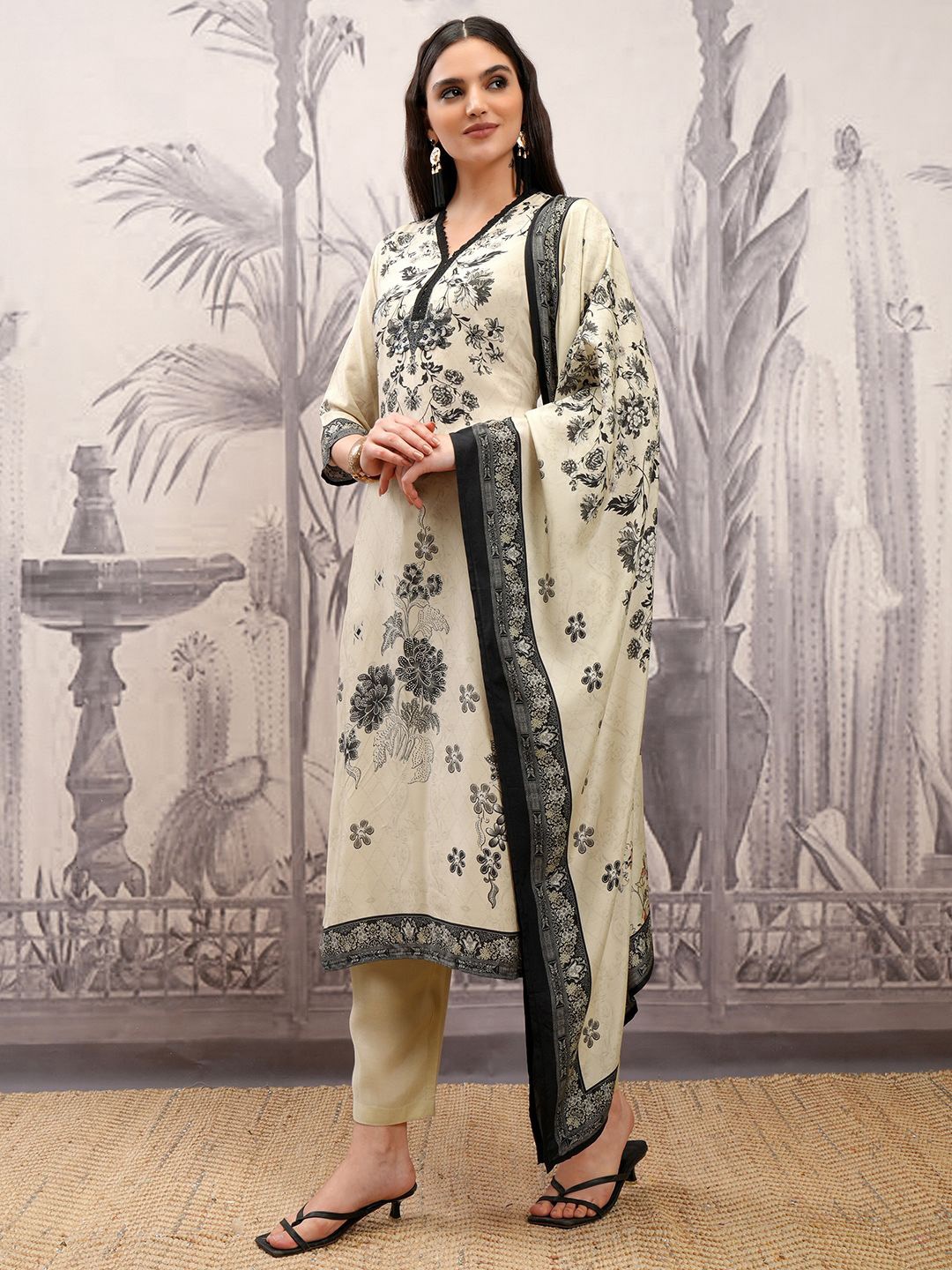 

Vishudh Floral Embroidered Regular Thread Work Kurta with Trousers & With Dupatta, Cream