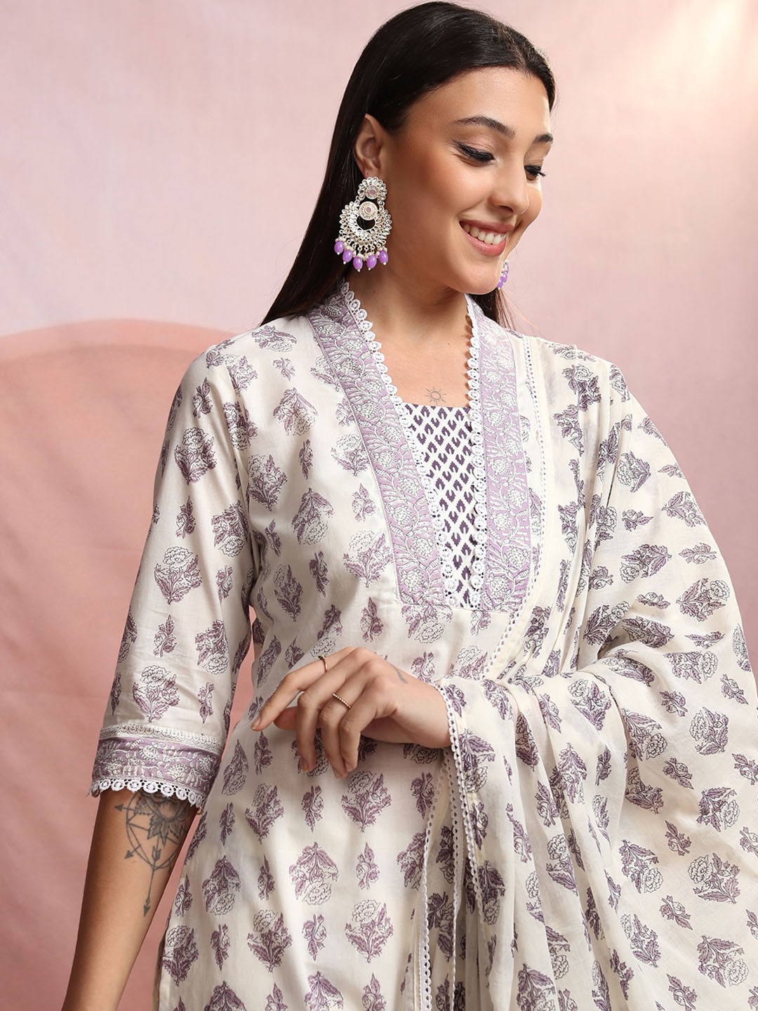 

Vishudh Cream V-Neck Floral Printed Regular Pure Cotton Straight Kurta Set