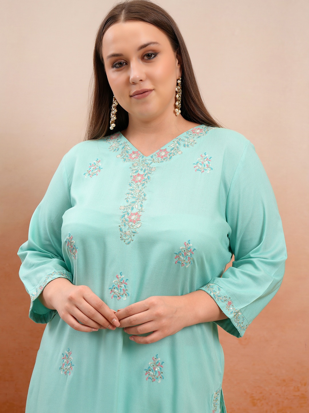 

Vishudh Plus Size Embroidered Straight Kurta, Blue