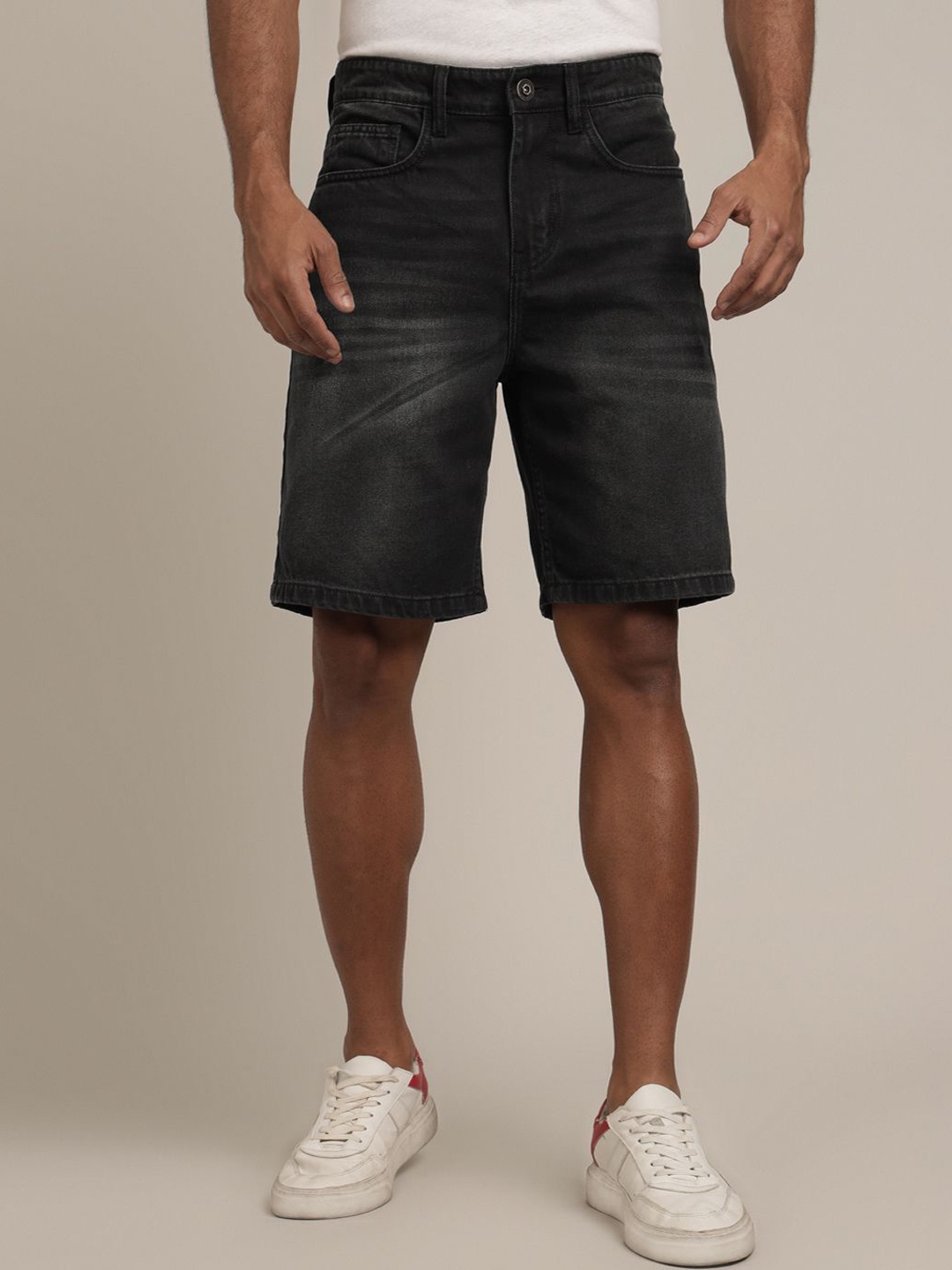

The Roadster Lifestyle Co. Denim Daze Men Black Mid-Rise Cotton Denim Shorts