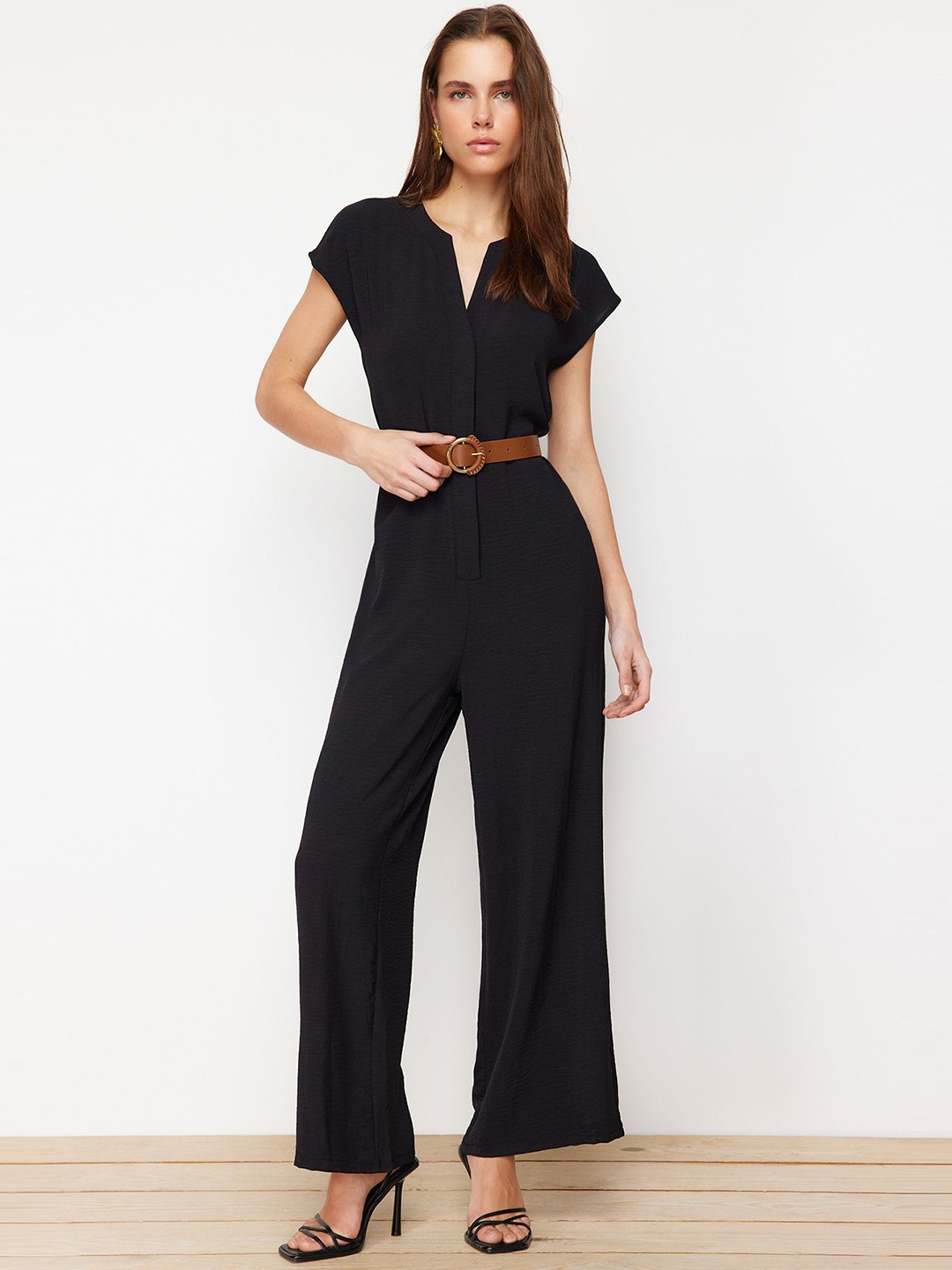 

Trendyol Round Neck Basic Jumpsuit, Na