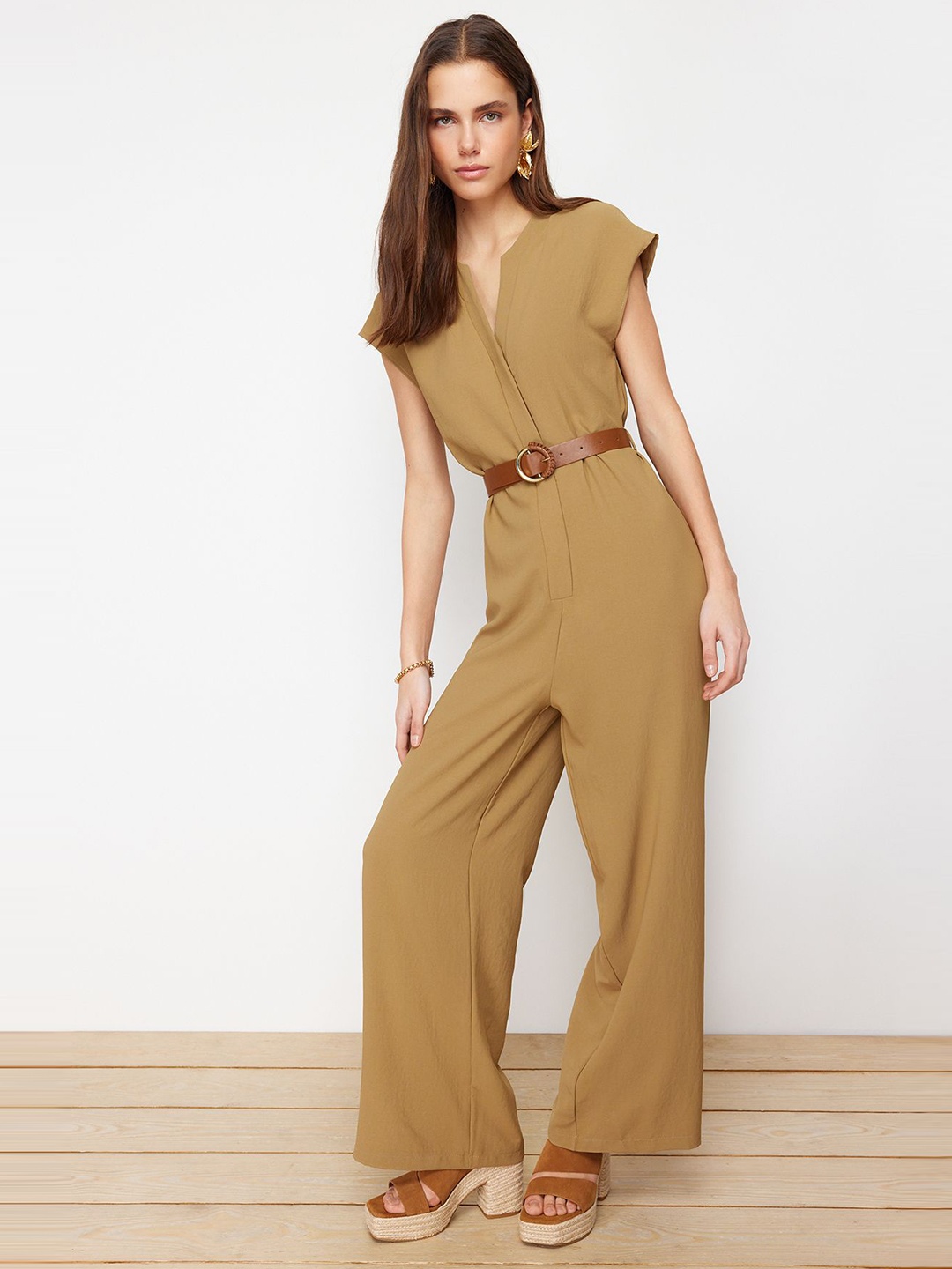 

Trendyol V-Neck Basic Jumpsuit, Brown