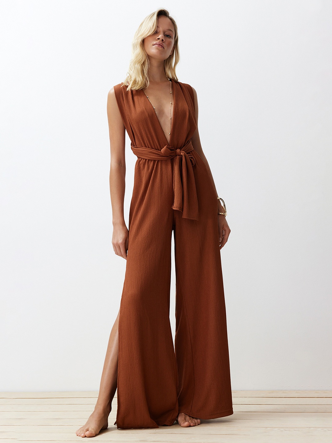 

Trendyol V-Neck Basic Jumpsuit, Brown
