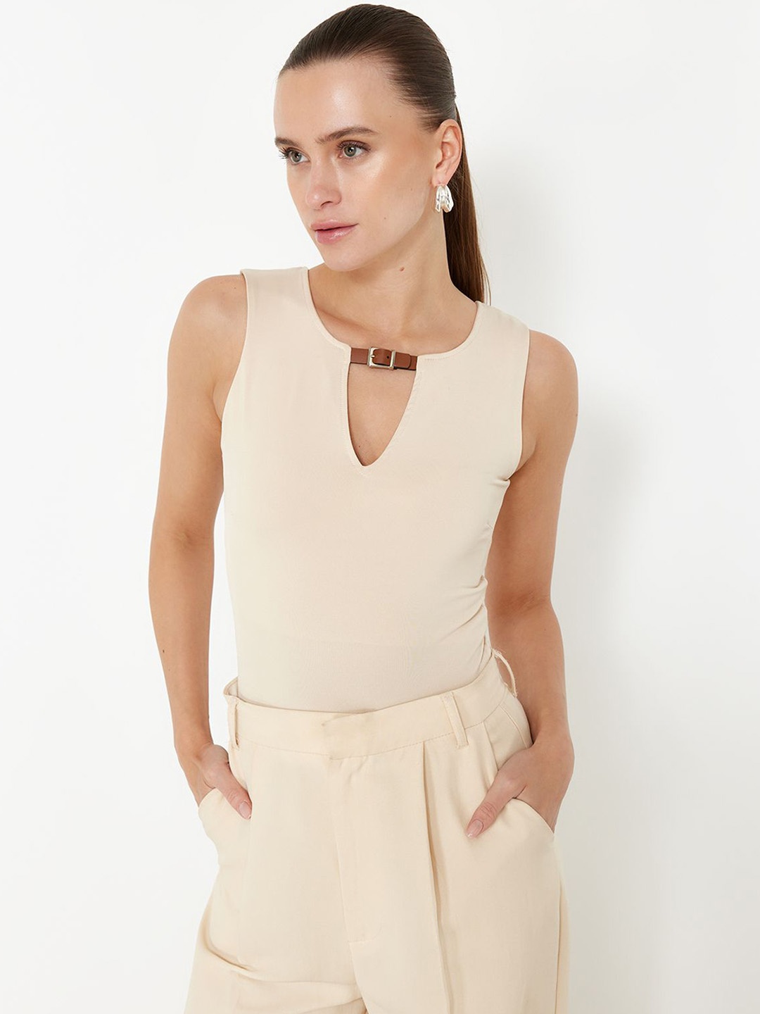 

Trendyol Round Neck Bodysuit, Beige