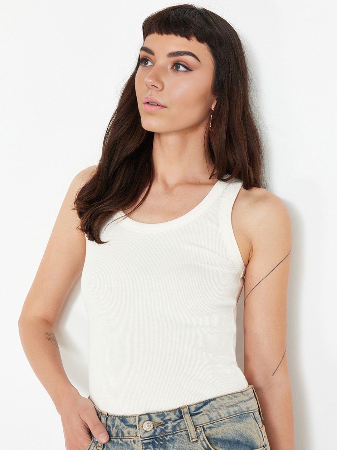 

Trendyol Round Neck Sleeveless Camisole, White