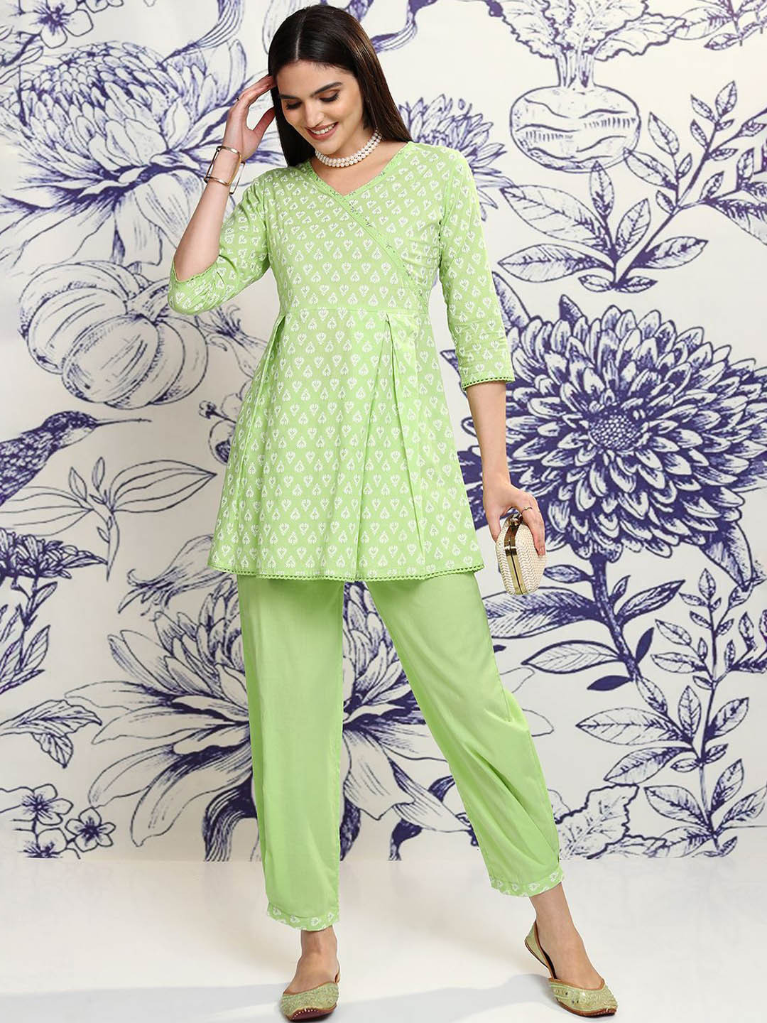 

Vishudh Green Printed Pure Cotton Tunic & Trousers