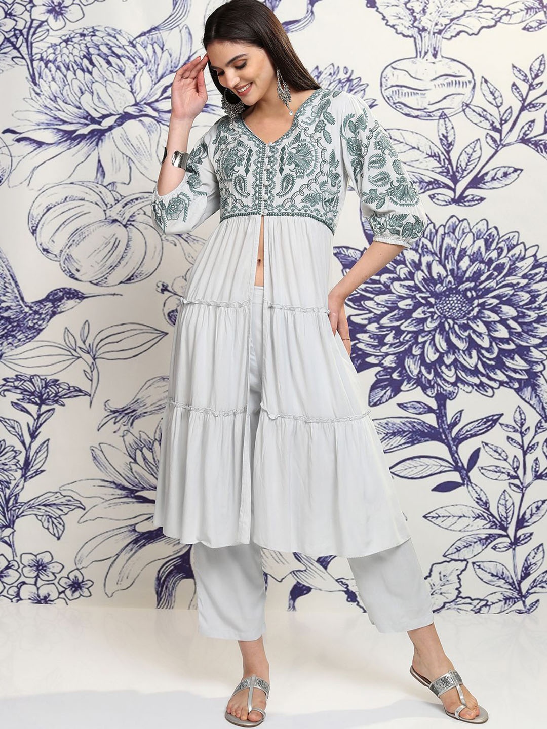 

Vishudh Ethnic Motifs Embroidered V-Neck Thread Work Straight Kurta With Trousers, White