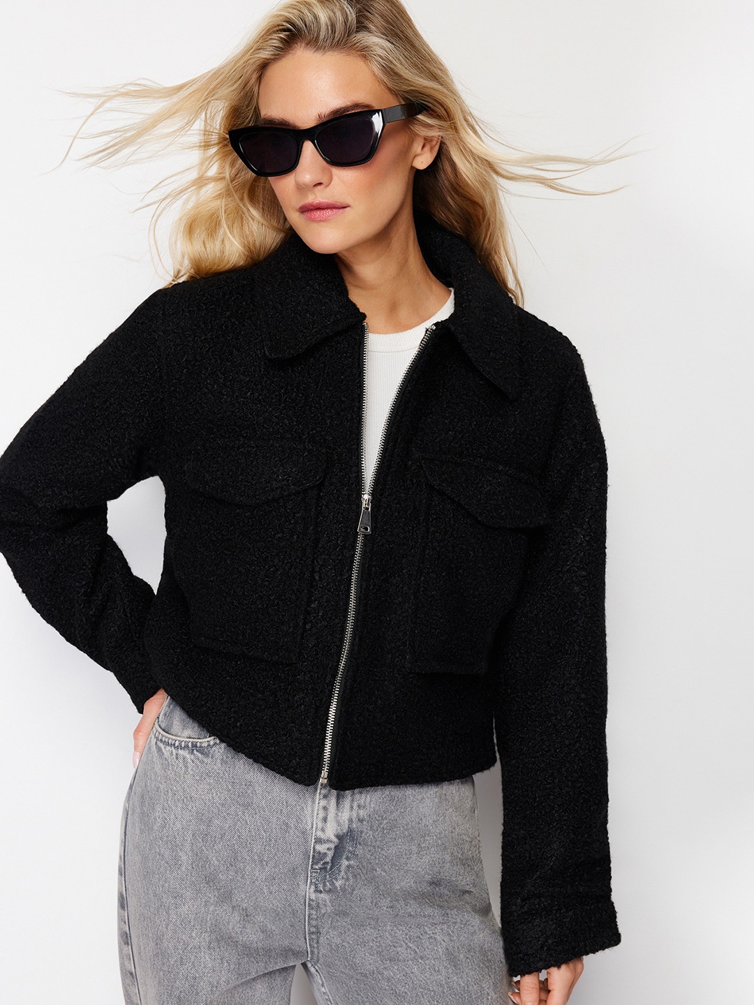 

Trendyol Self Design Crop Tailored Jacket, Na
