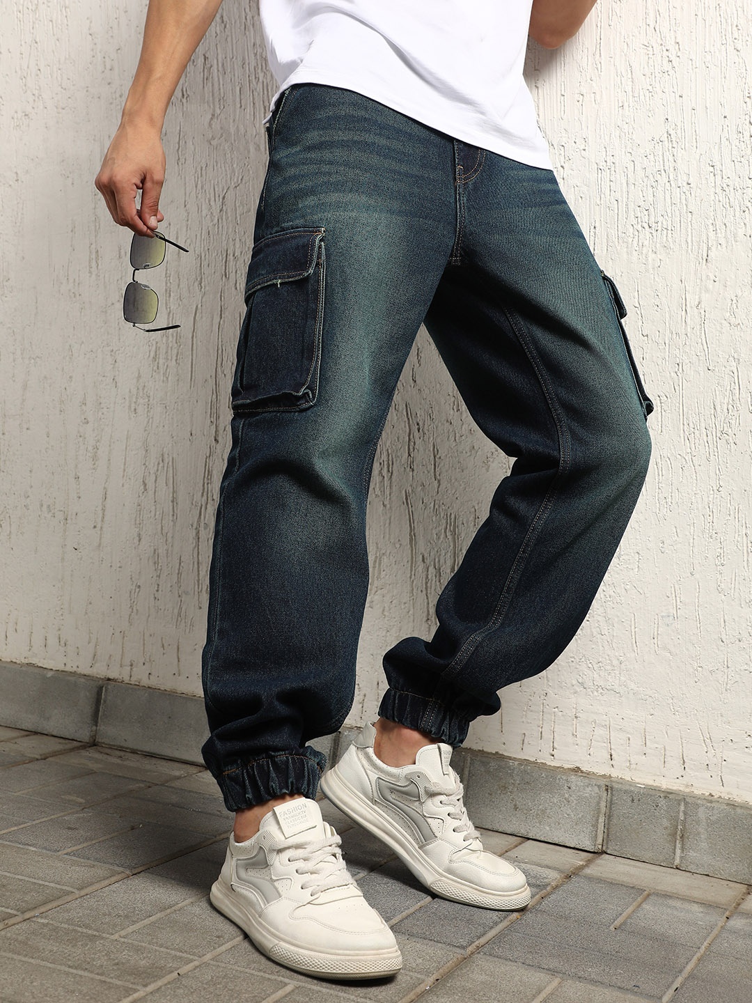 

Hubberholme Men Relaxed Fit Cargo Styles Light Fade Jogger Jeans, Blue