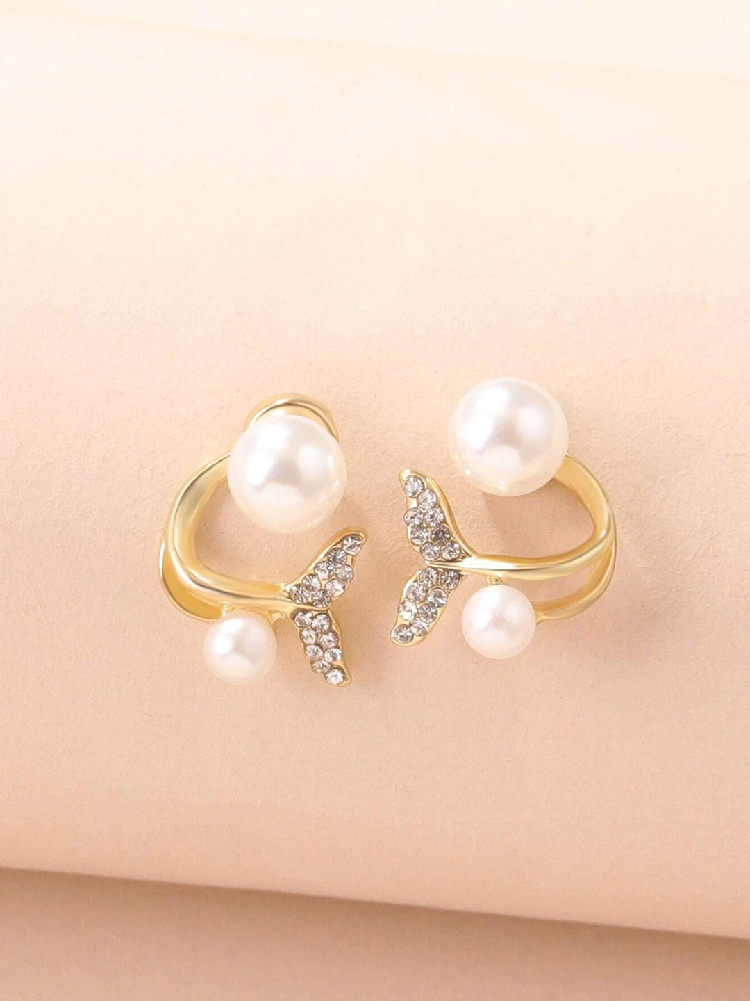 

Yellow Chimes Gold-Plated Contemporary Studs Earrings