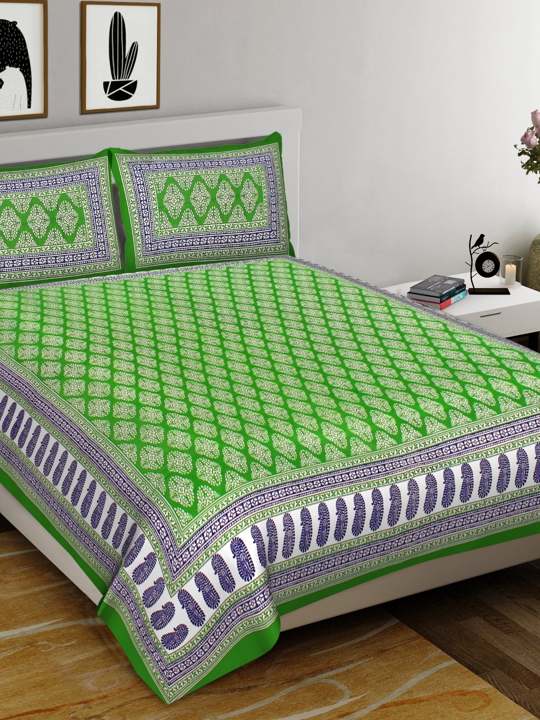 

Aura Green & White Ethnic Motifs 144 TC Queen Bedsheet With 2 Pillow Covers