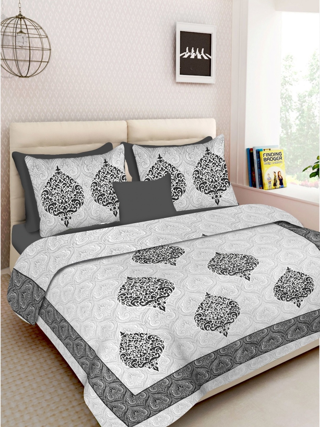 

Aura Black Ethnic Motifs 144 TC Queen Bedsheet With 2 Pillow Covers