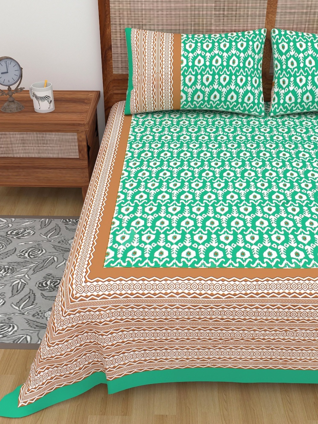 

Aura Green & White Ethnic Motifs 144 TC Queen Bedsheet With 2 Pillow Covers