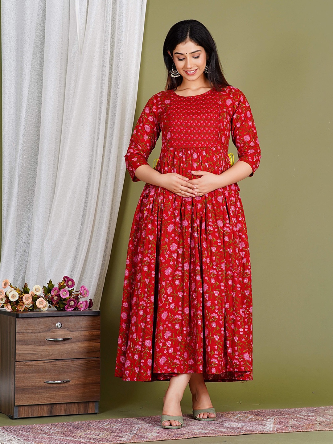 

Gujari Floral Print Round Neck Maternity Empire Midi Dress, Red
