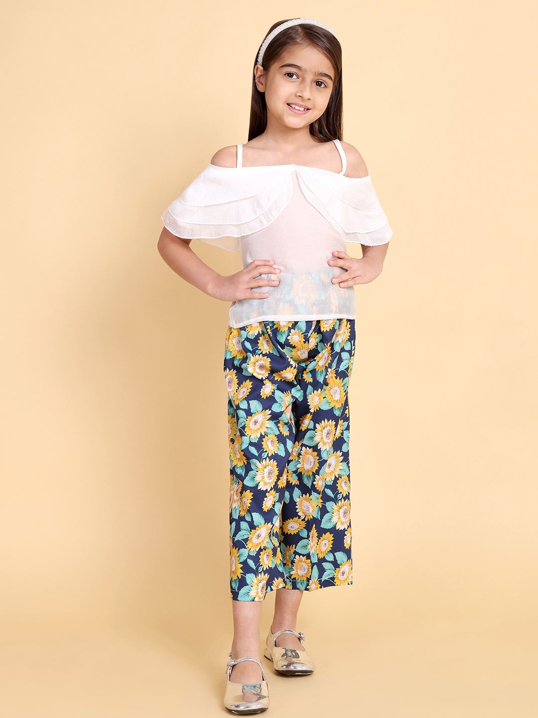 

HERE&NOW Girls Shoulder Straps Top with Capris, White