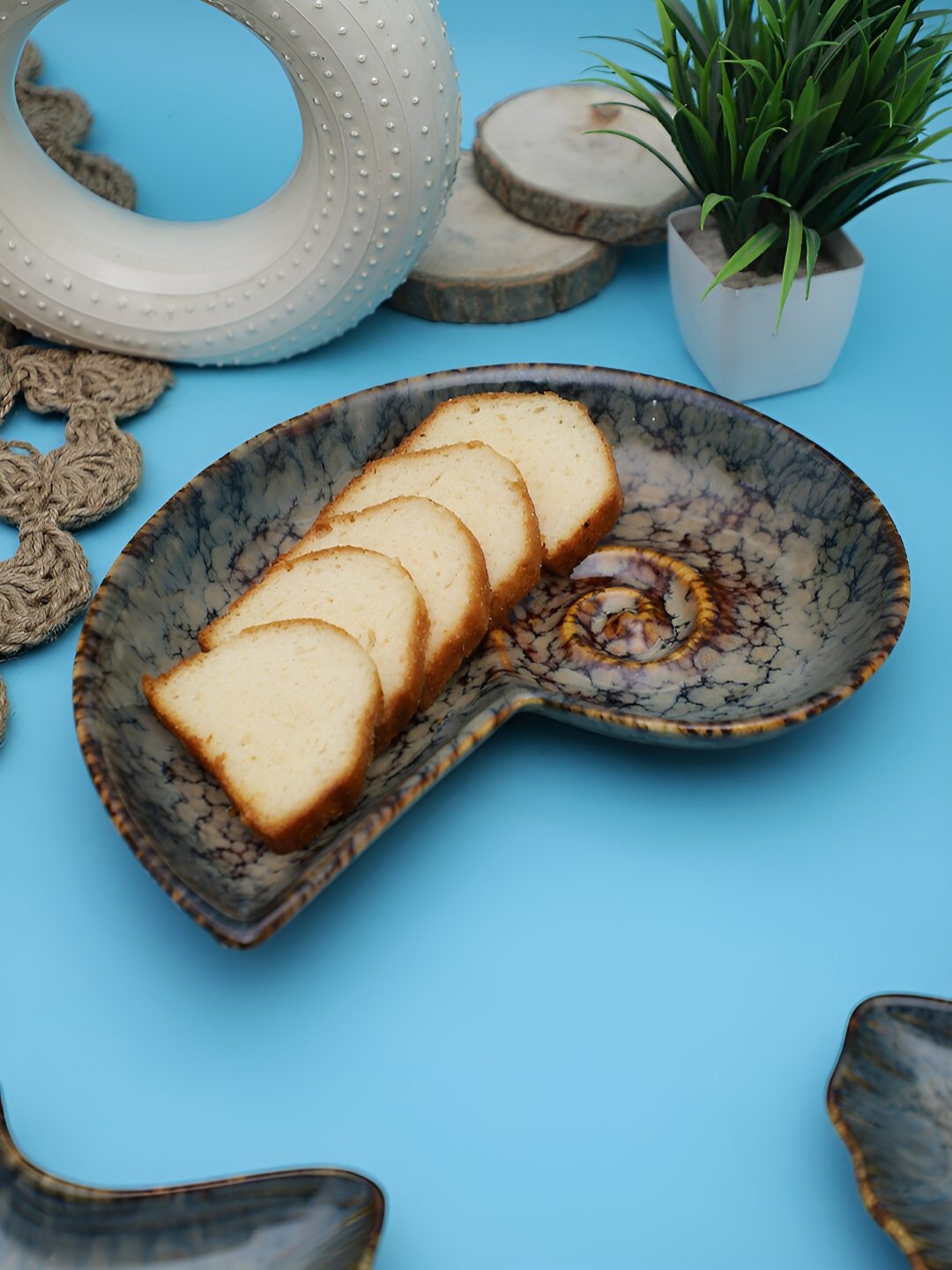 

TAG 7 Blue & Brown Printed Snail-Shaped Ceramic Food Platter