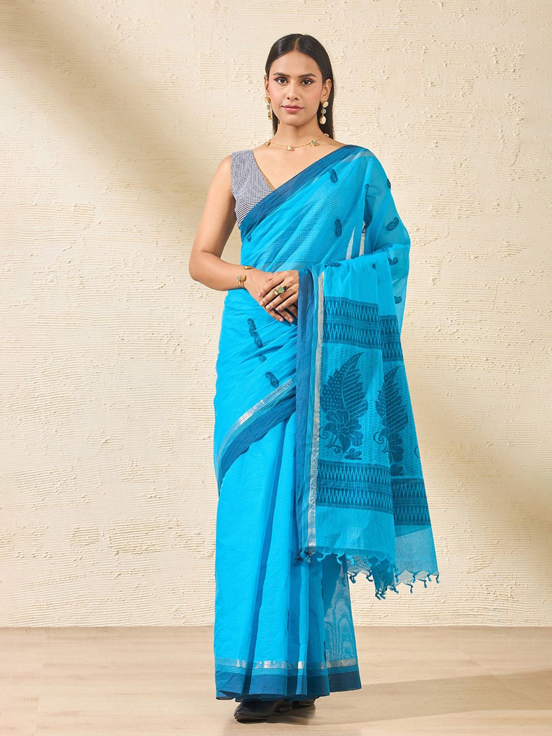 

Taneira Woven Design Pure Cotton Saree, Blue