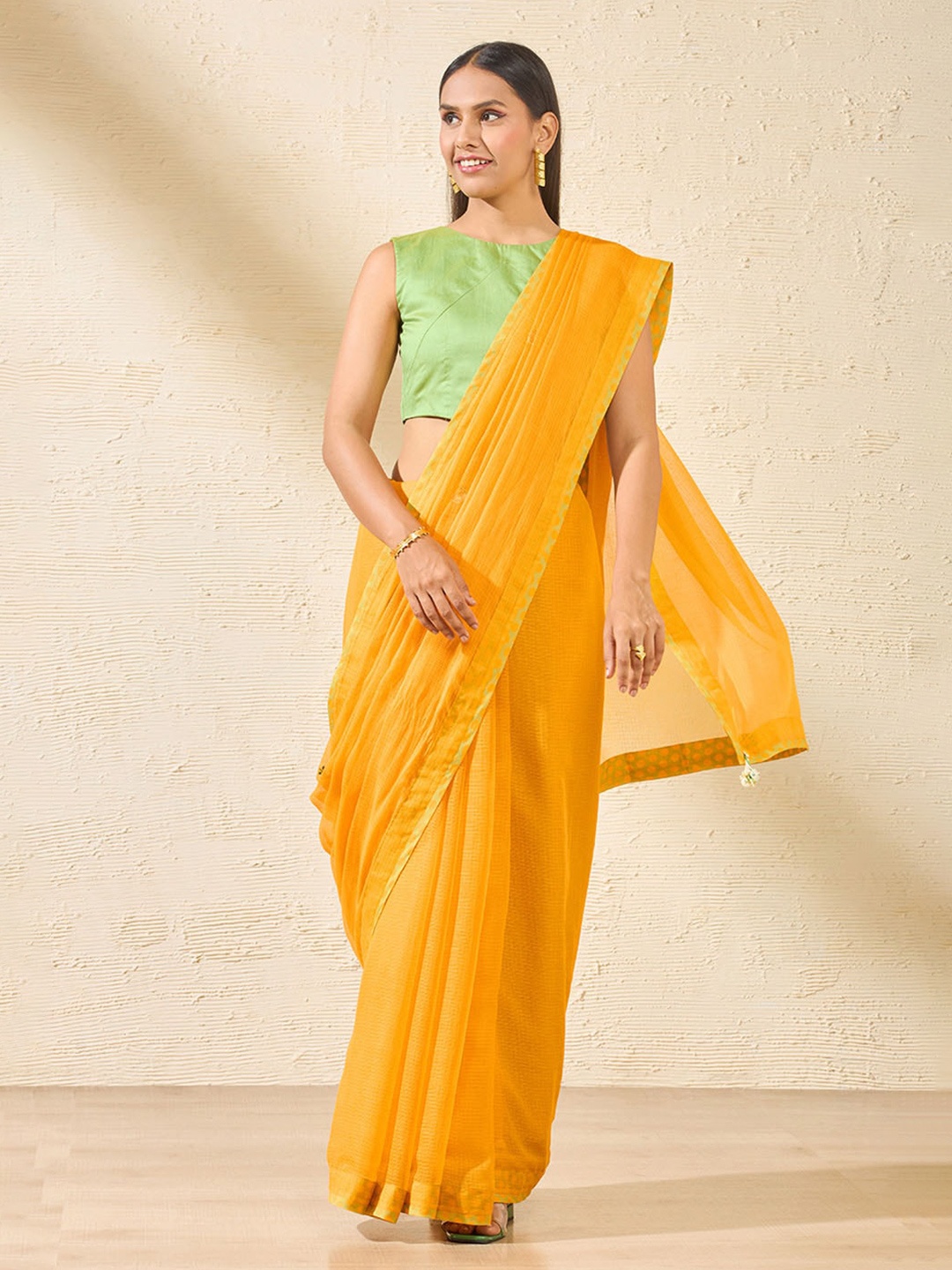 

Taneira Floral Saree, Yellow