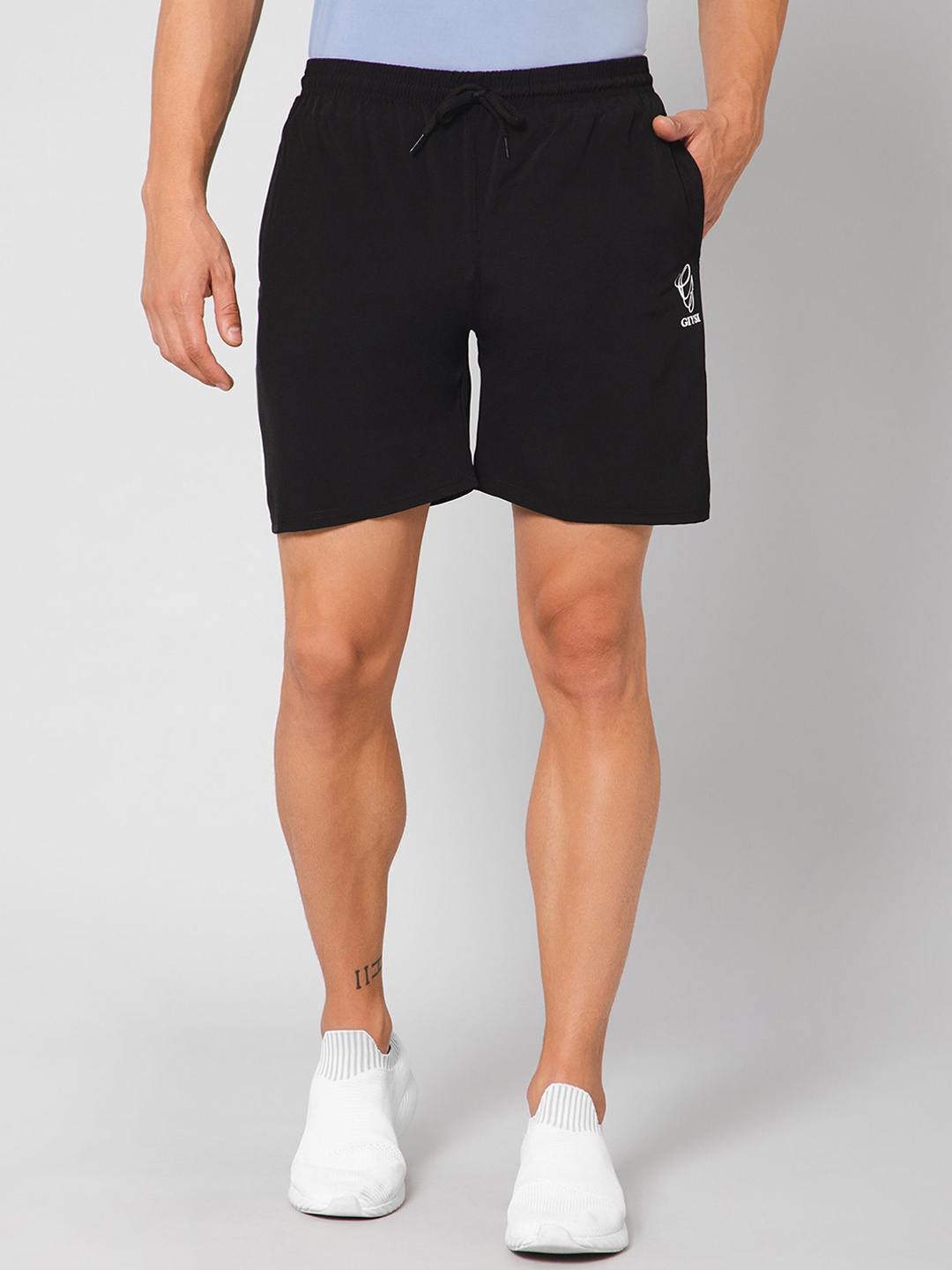 

GIYSI Men Striped Mid Rise Sports Shorts, Black
